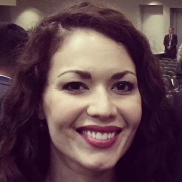 Meet your Posher- Hello, my name is Sarah. - Picture 3 of 3